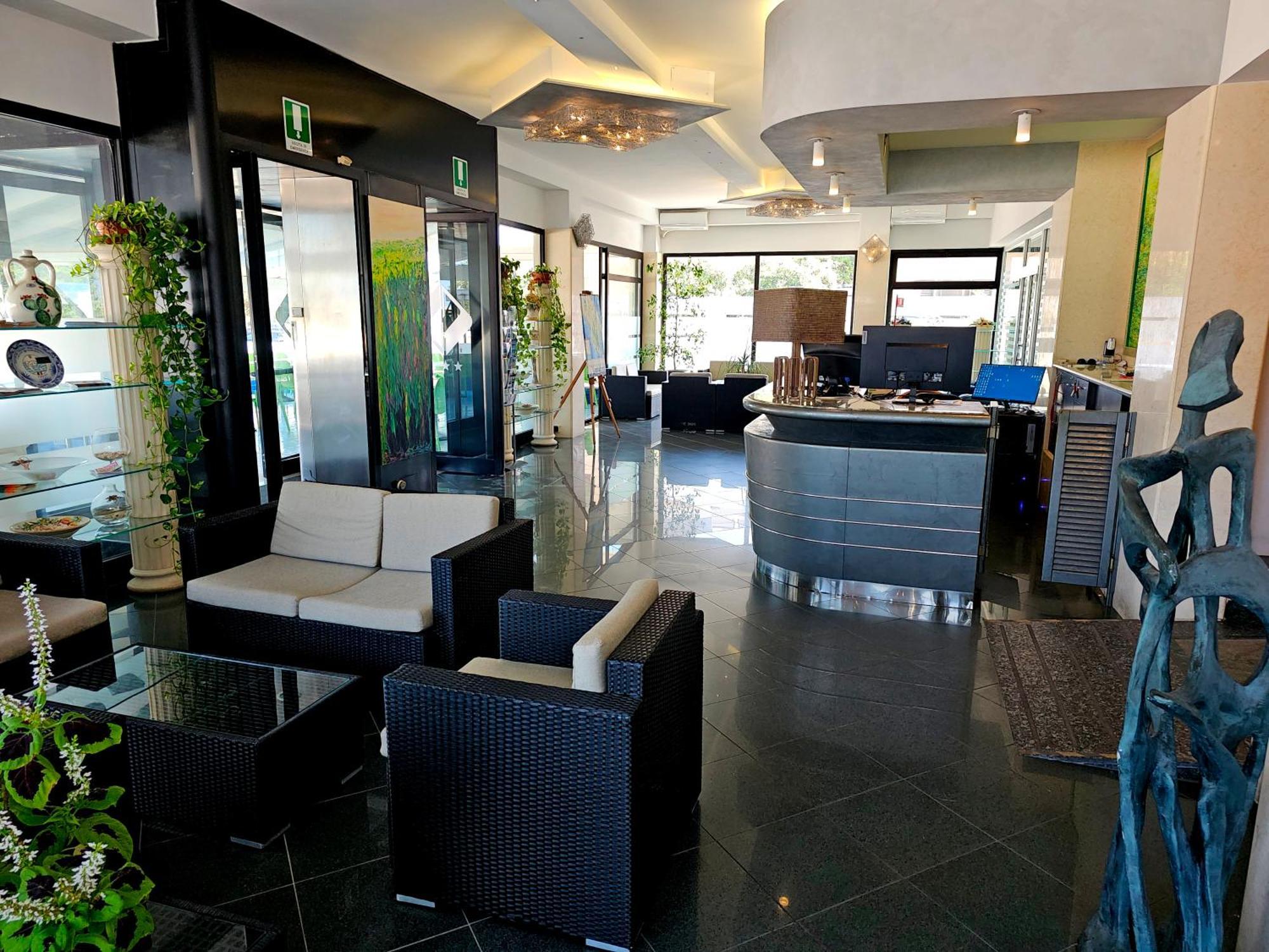 Hotel Cote D'Est Сан Фоча Екстериор снимка